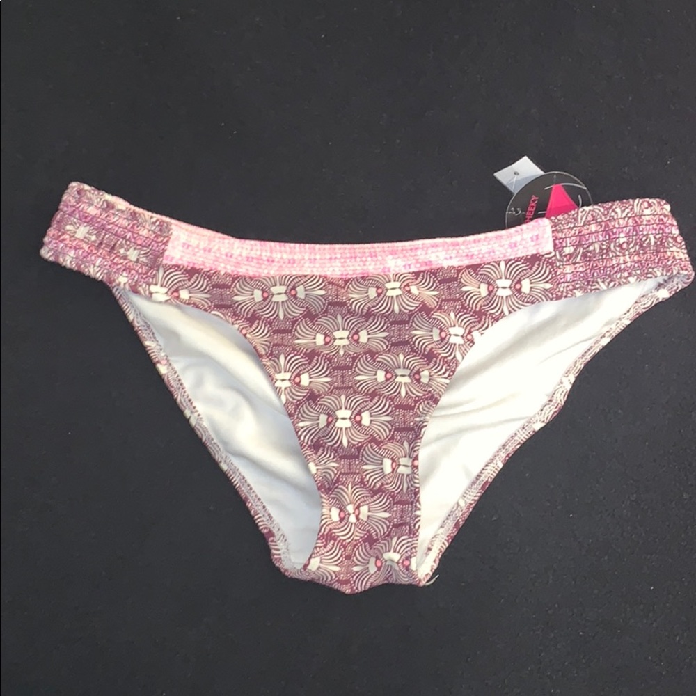 Pink Patterned Bikini 💓 - Picture 3 of 6